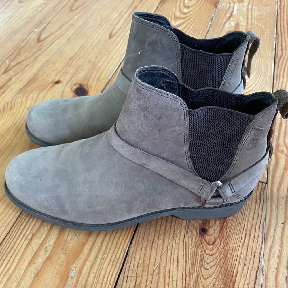 Teva de la vina dos Chelsea Boots W9.5